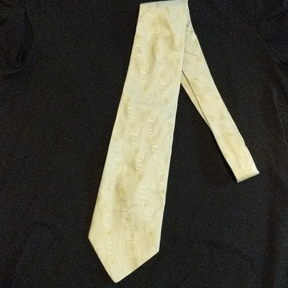 NWT Men's Saks Fifth Avenue 100% silk tie